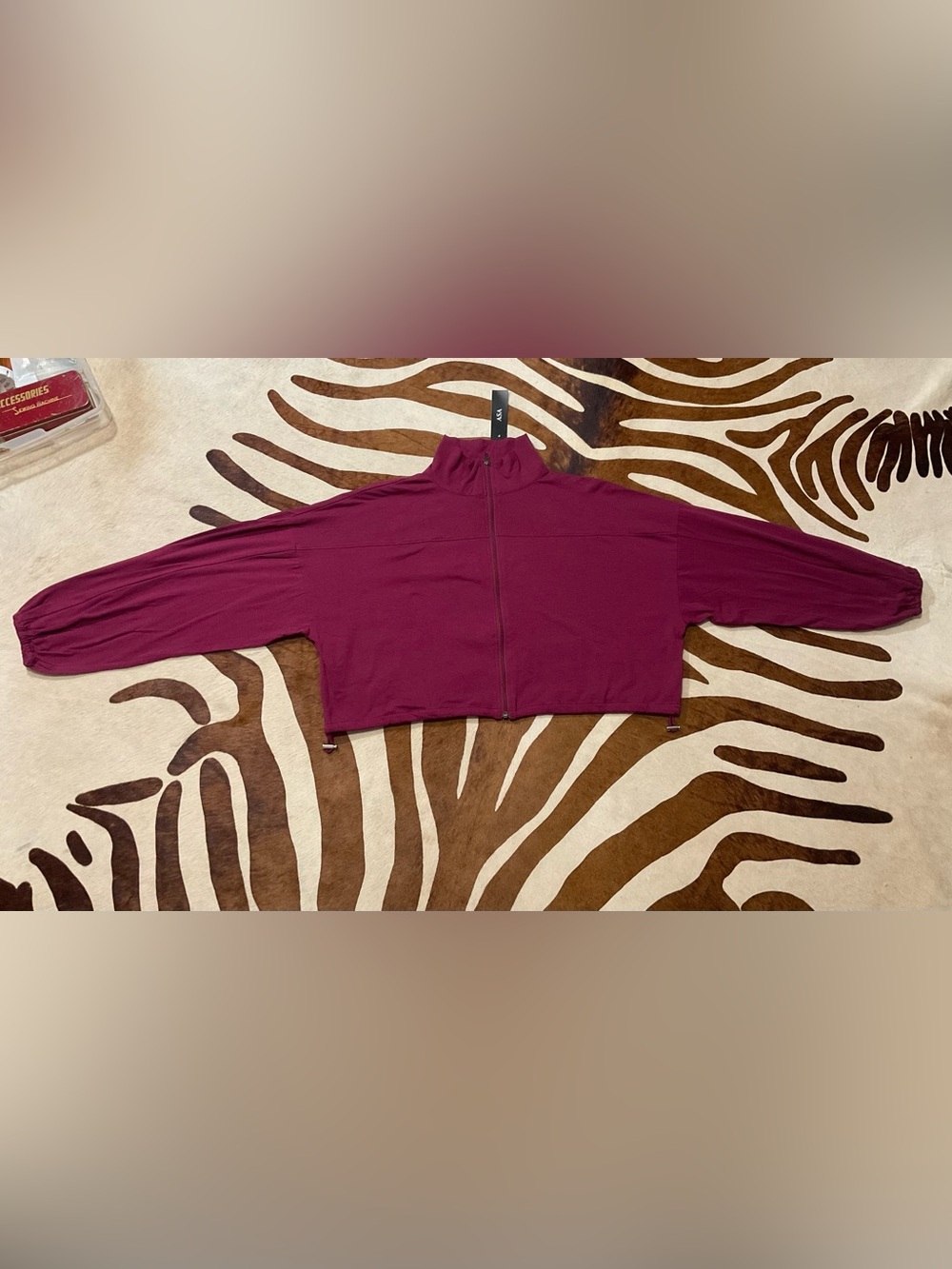 NEW Plum Athletic Cropped Oversized Jacket & Flared Yoga Pants 2 Piece Set Small - Picture 2 of 8